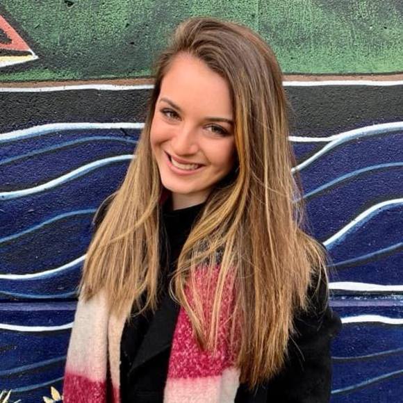 Meet your Posher, Juliana - Picture 1 of 1